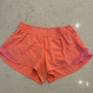 Lululemon Hotty Hot Low Rise Short 2.5"